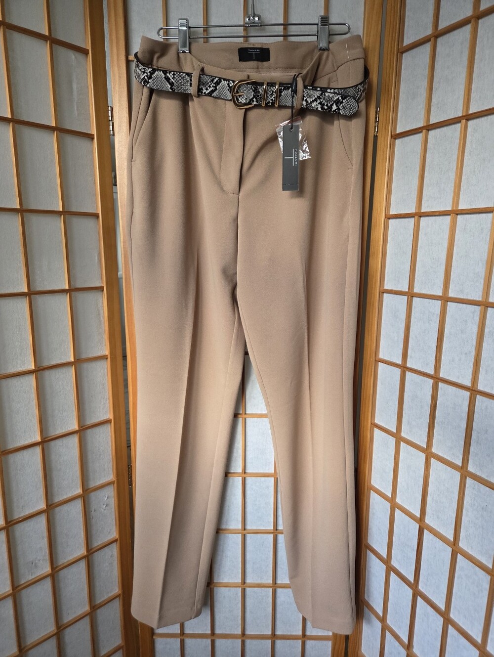 NWT WOMENS TAHARI LATTE COLOR STRETCH POLYESTER ELEGANT STRAIGH LEG PANTS SIZE 6